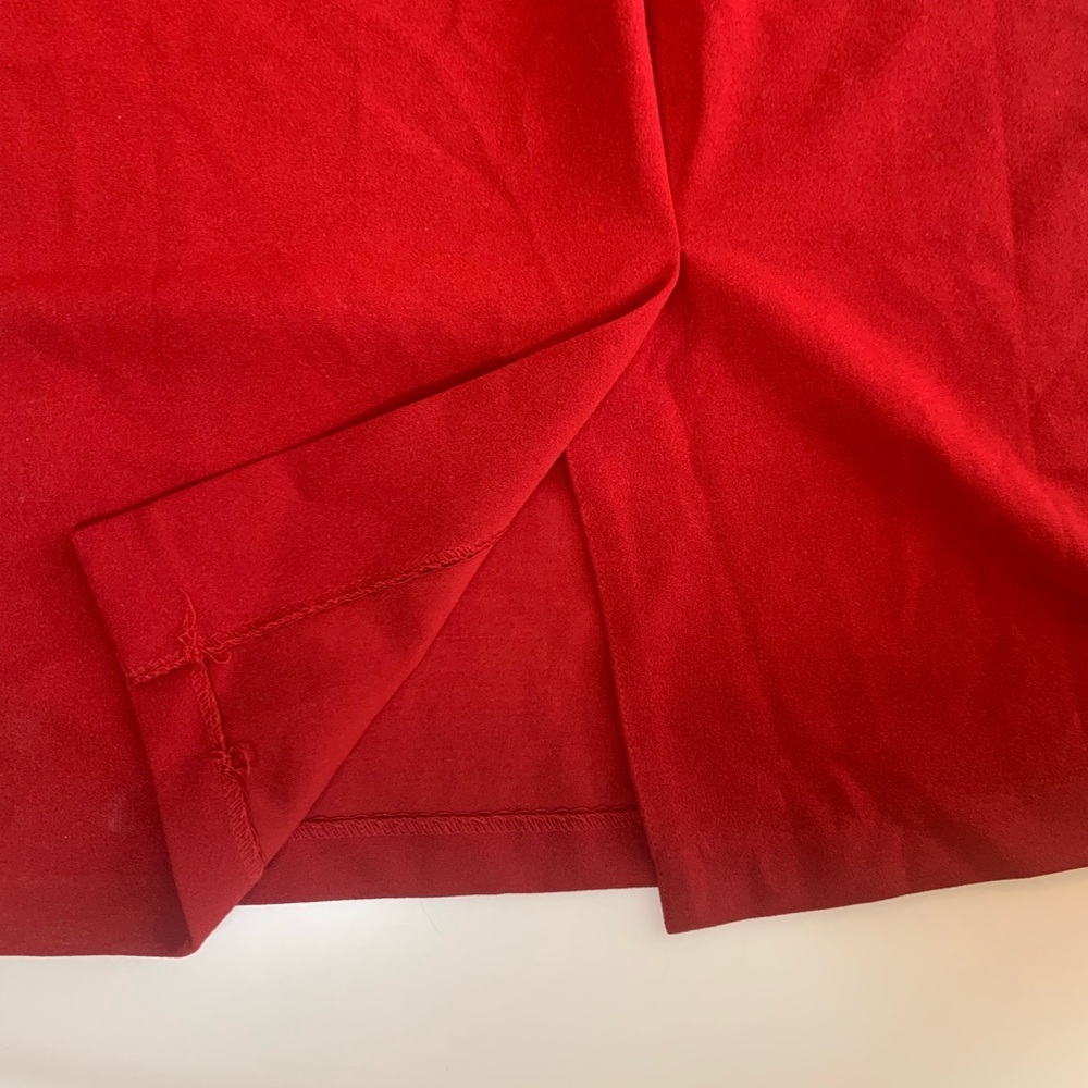 Beige by eci Red Garment - Picture 4 of 6